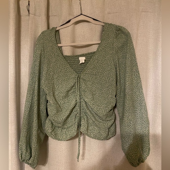 H&M Tops - H&M cropped blouse